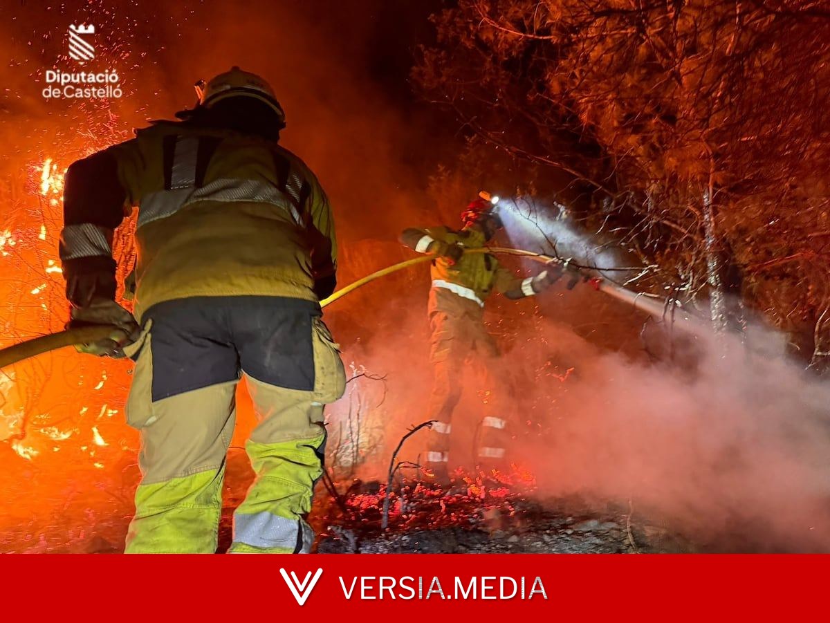 El fuego originado en Soneja (Castellón) entra en el parque natural de la Sierra de Espadán