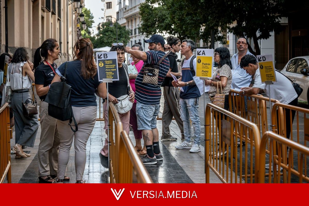 La regularización de inmigrantes registra casi 1,2 millones de solicitudes