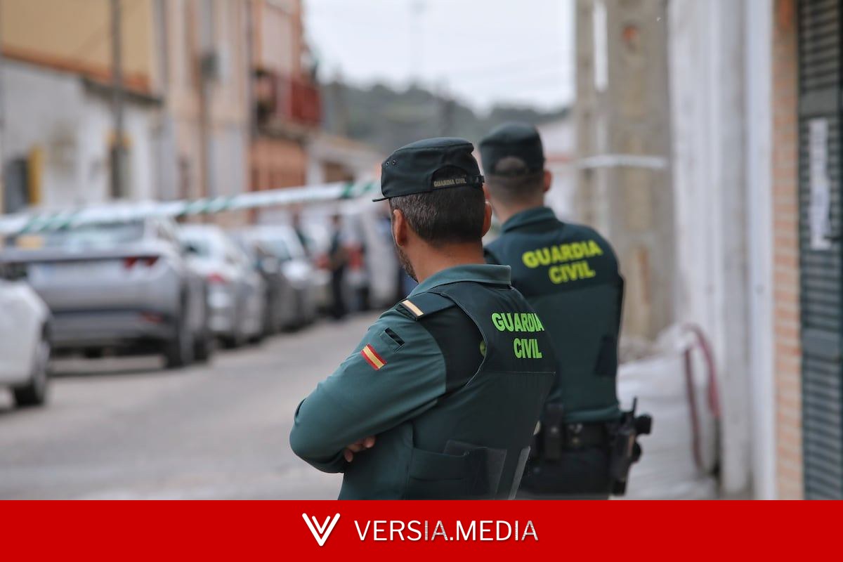 Muere el atracador de un banco en un pueblo de Cádiz tras un tiroteo contra la policía