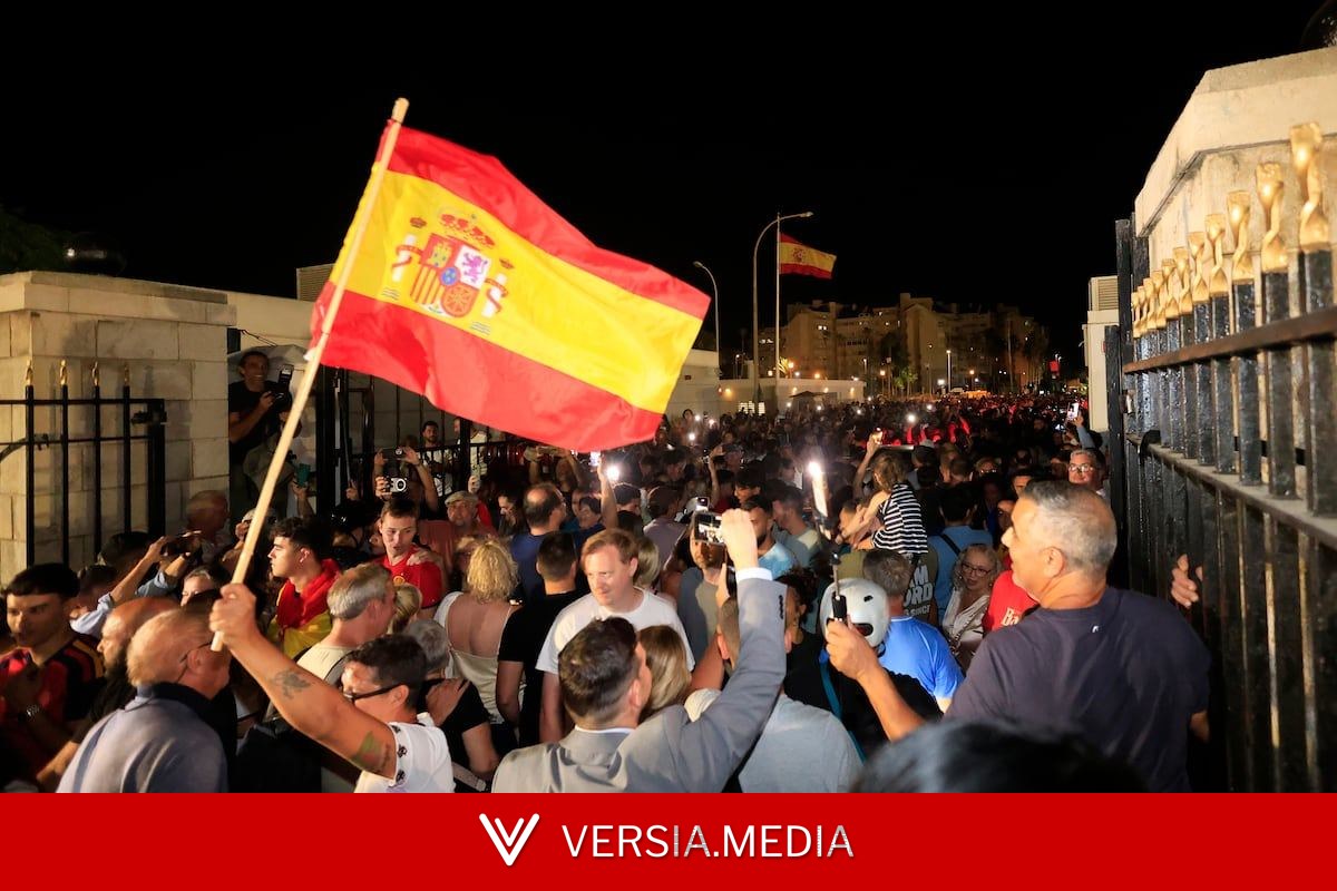 La frontera de Gibraltar hace historia a medianoche: “Hemos esquivado el Brexit”